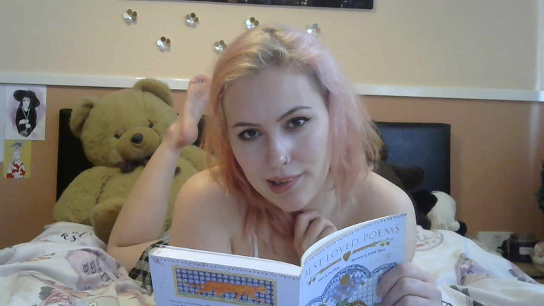 Ripley sweet studio: Universitária Ripley com muito tesão para lição de casa