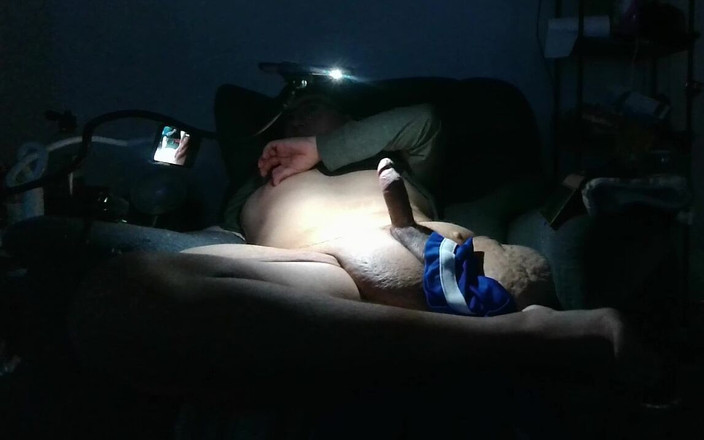 Lymph Guy: Ампутантка просыпается, чтобы выстрелить огромную мясистую порцию спермы