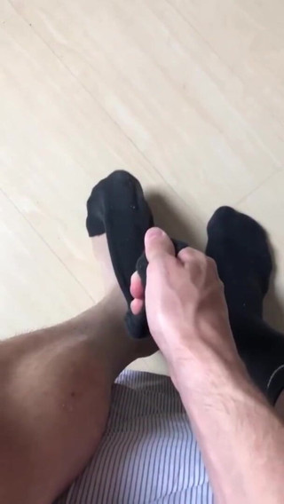Riu Melo: 足でイケメンエロとエキゾチックなマッサージ