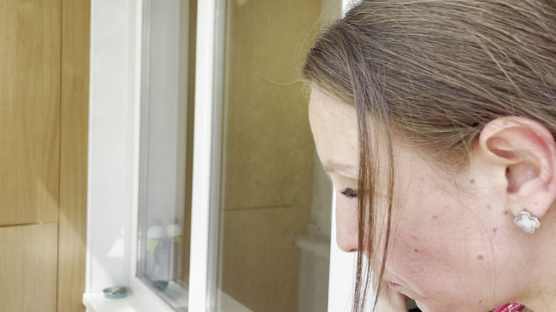 Hottie goddess: Precision sputare saliva smacks &amp; Mucus Trails