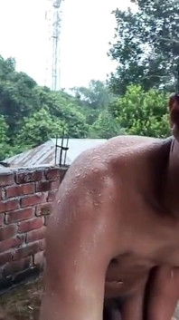 Masturbation in Rain, Showers