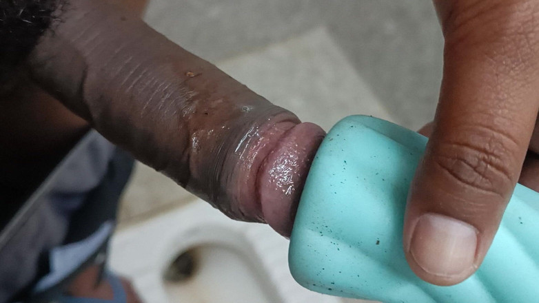 Suryabhauu ki masti: Chico indio usa juguete sexual y trabajo de mano witfront...