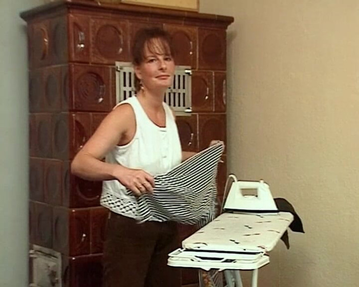 YOUR FIRST PORN: Amas de casa solitarias Parte 2