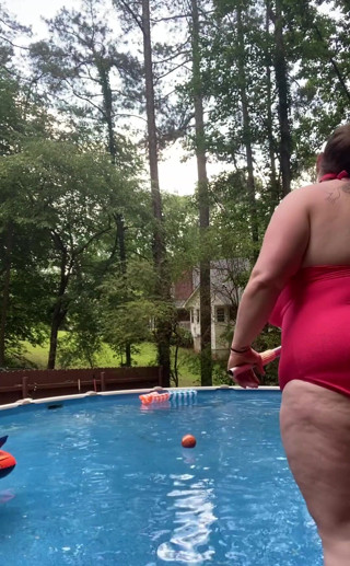 420bettyboobs: Ho trascorso molto tempo a bordo piscina se ti sei...