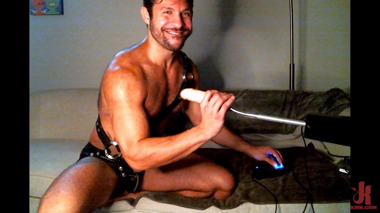 Kinky Bites Gay: Seth Santoro je jedna děvka hladová po ptákovi