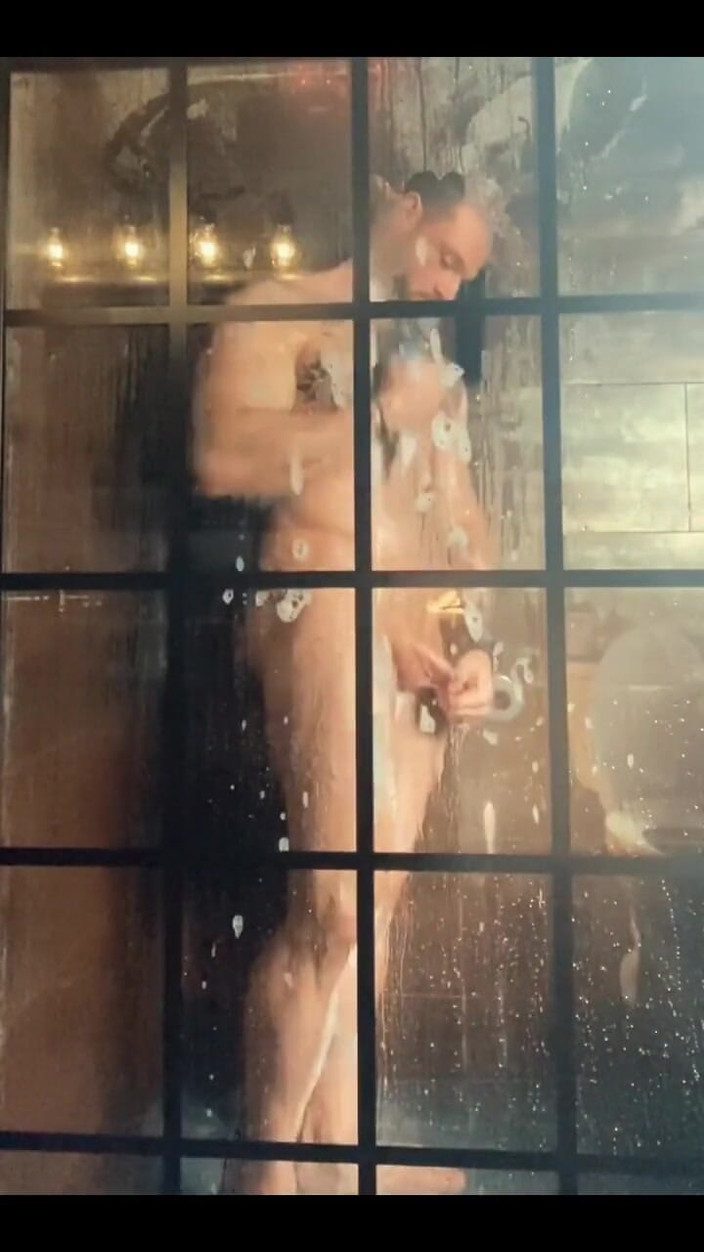 Leo Bayne: Mă simt ca un maestru multimedia