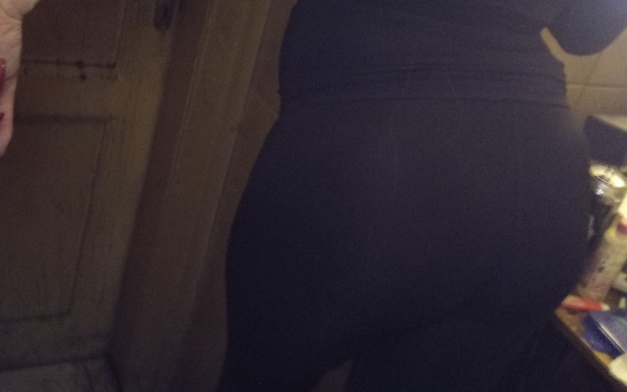 Lilicross: Blond och kåt Lili