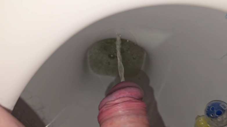 Fap_man93: Me Pissing in the Toilet - Closeup Cock POV