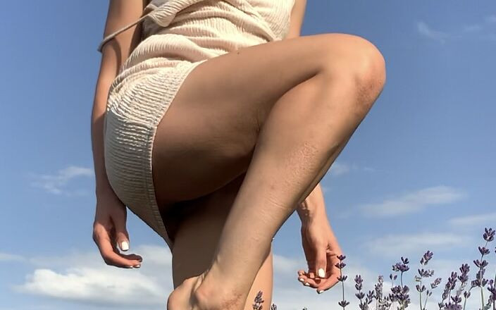 Dina Light: Lavar Udoli colgando