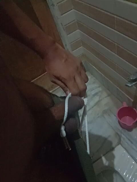 sexy_series: Съемка спермы в туалете, любовник раздевается и выстрел спермы со мной