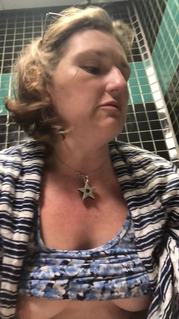 Pissing Paradise: Zoufalá puma masivně čůrá v Dallasu jako součást její kolekce 'chcaní kolem...