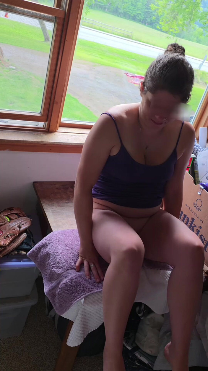 Lust2Luv: Real homemade amateur hopes nobody can see through the open...
