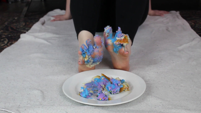 Emma Lilly: Smashing cupcakes with my toes