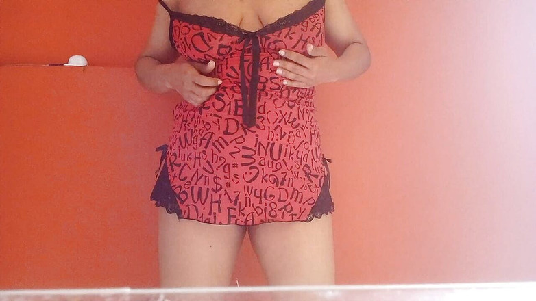 PATY PATY: Ateşli esmerim lezzetli amcığını boşaldıkça ve göğüsleri zıplarken herkesin görmesi...