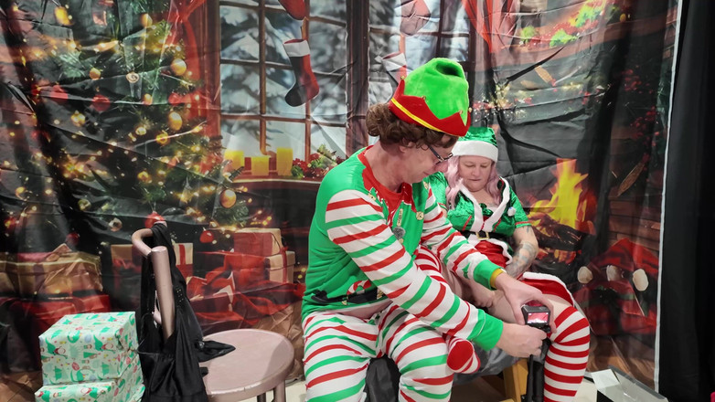 The Izars: Ziua 11 - Elfi pe raftul cu jucării sexuale