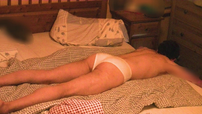 Mark Hannes: सौतेली मम्मी की पैंटीज हस्तमैथुन