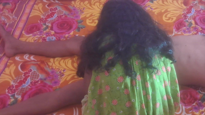 Trilokinath: Üvey kız kardeşimle kitap okuyor ve boşalana kadar sikişiyoruz