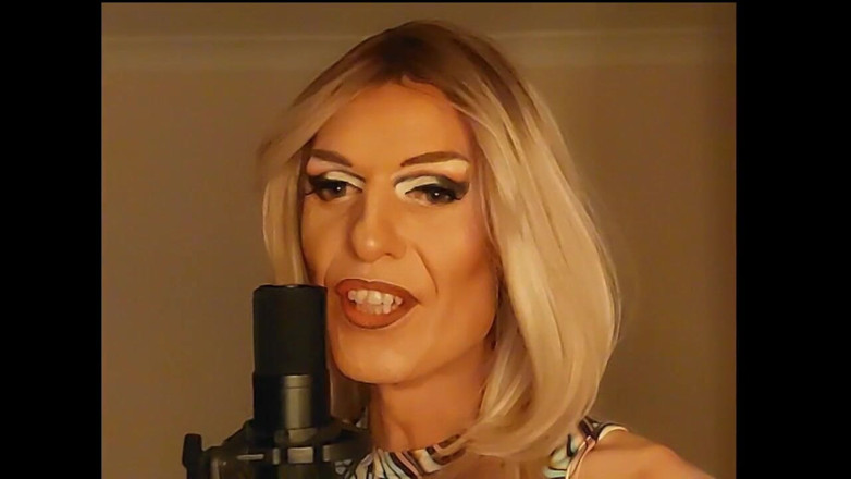 Alexalovesit: Heb je er uit laten zien hoes Sfw-versie