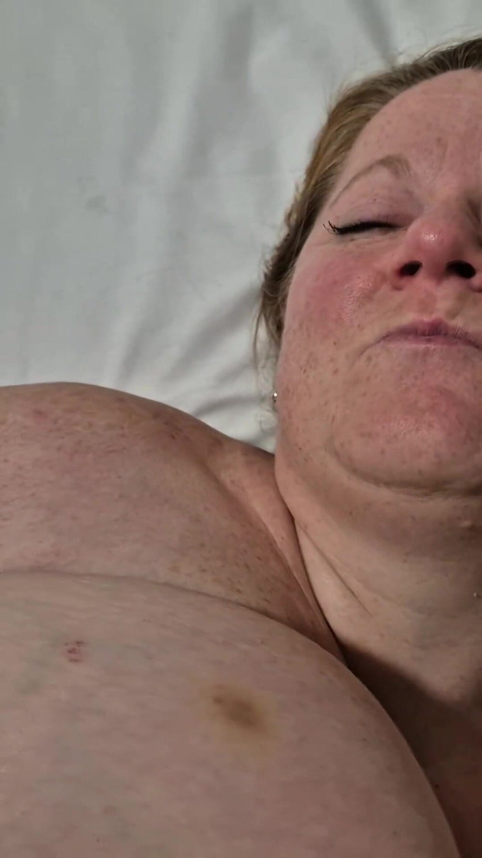 Lola38g: Lulu Does Messy Bareback Anal
