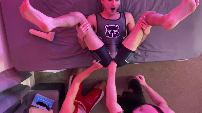 Brett Tyler: Fisting a Pussy Boy