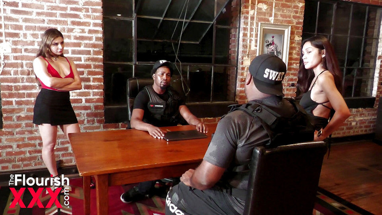 The Flourish XXX: Экипаж из swat пошло грязно - Эпизод 5