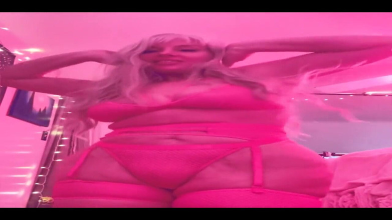 PaintedRose: Tu sais que tu veux te mettre derrière le gros...