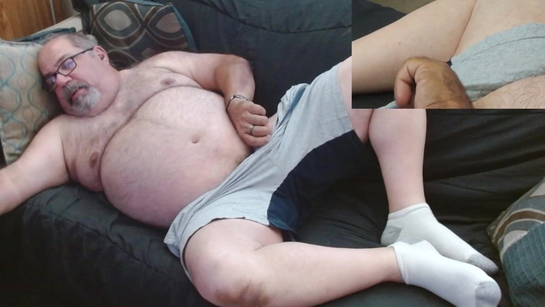 JohnGalt_060769: Друзья хотели наблюдать за мастурбацией вживую.