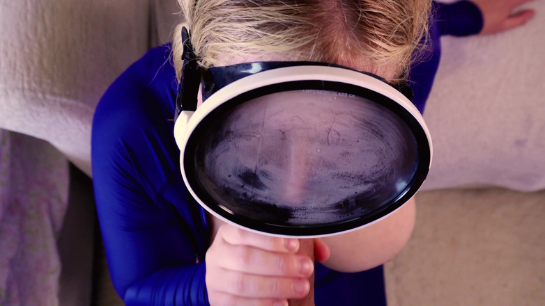 JessieHH: Trénink dechu a kouření s obrovskou maskou na obličej