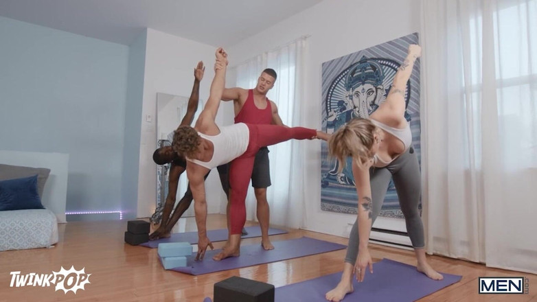 Twink pop studio: Twinkpop - lix Fox Delgaty की क्लास में आई क्योंकि वह "सख्त" महसूस कर रहा है, और टीचर जानता है कि इसका क्या मतलब है