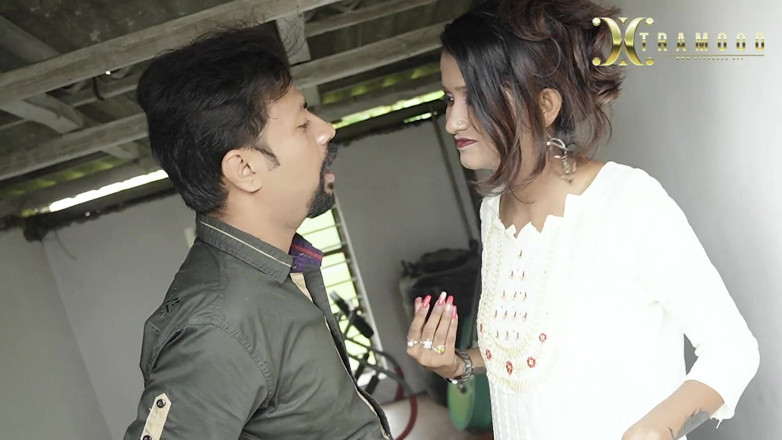 Xtramood: Desi couple singing with guiter in roof (outdoor)
