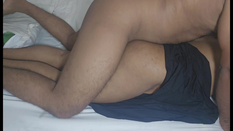 sweetpriya01: Ich habe meine schwägerin hart im leeren Haus gefickt.