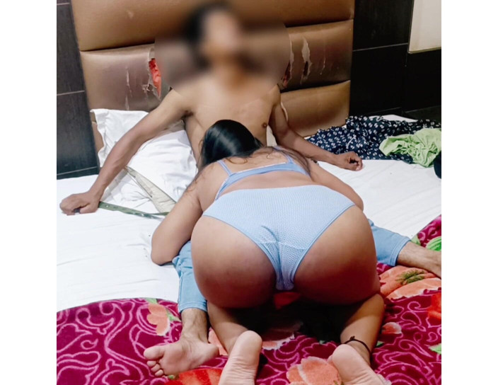 sweet girl: Potěšení z mluvení sprostě se svým přítelem a tření vaší...