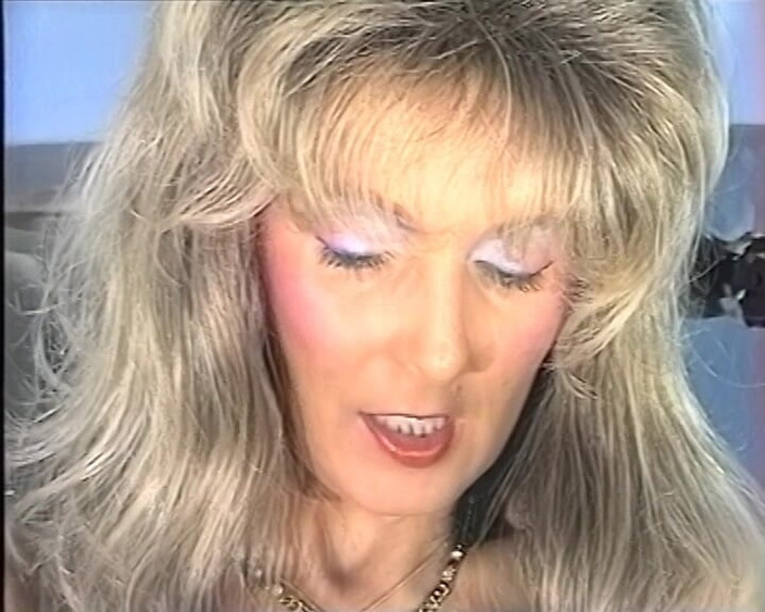 GERMAN PORN CLASSICS: Сандра потребує цього зараз