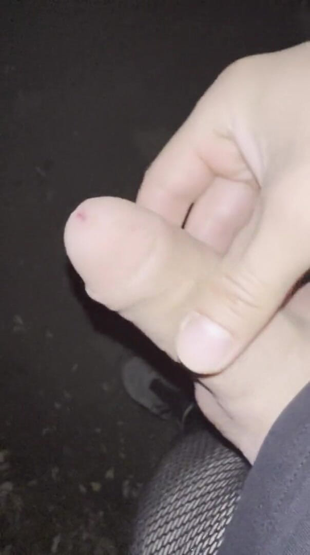 Apomit: Night Walking in Pantyhose Fishnets Close Road Teen Boy Flash...