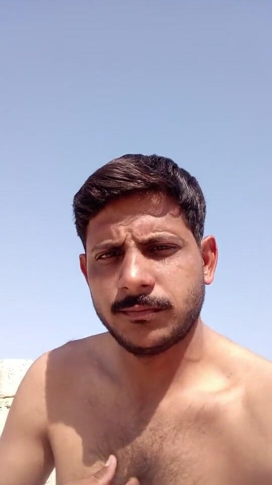 FuffguLouth: Pria tampan lagi tubuhnya di bawah sinar matahari