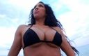 Chica Suicida DVD: Kayla uwielbia pływać w oceanie z gorącą kurwa i twarzy