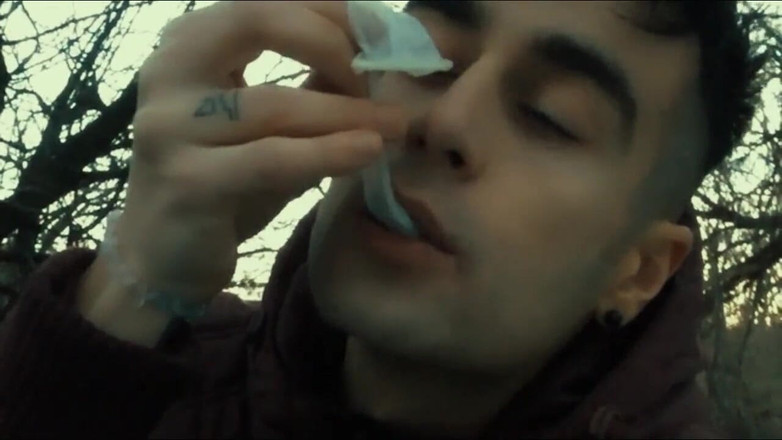 Idmir Sugary: Jilat kondom di luar ruangan sambil dicrot sperma hangat