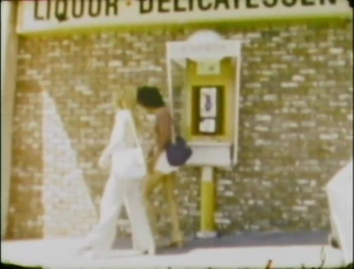 Vintage Usa: A wild hairy vintage pussy!