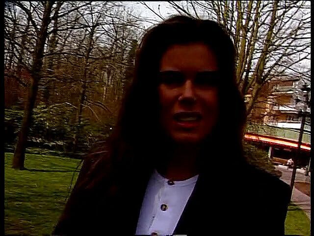 Lucky Cooch: Sexy amatérská brunetka na venkovním rozhovoru