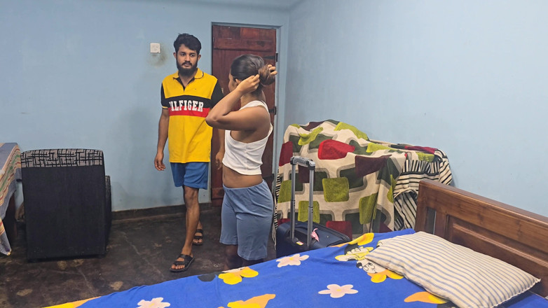 Shashi X: Acordé compartir una cama con mi hermanastro y sucedió algo...