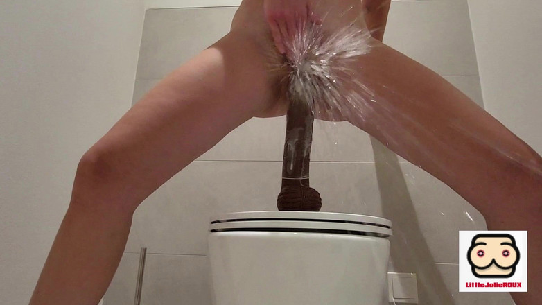 littlejolieroux: Explosion squirtet nach toilette BBC-ritt