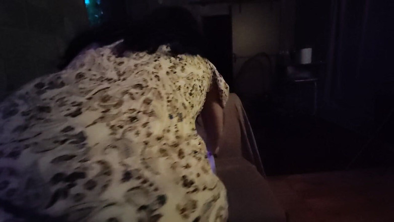 Magic Martha: Bir arkadaşıyla kahve içmek için gitti ve parti etti