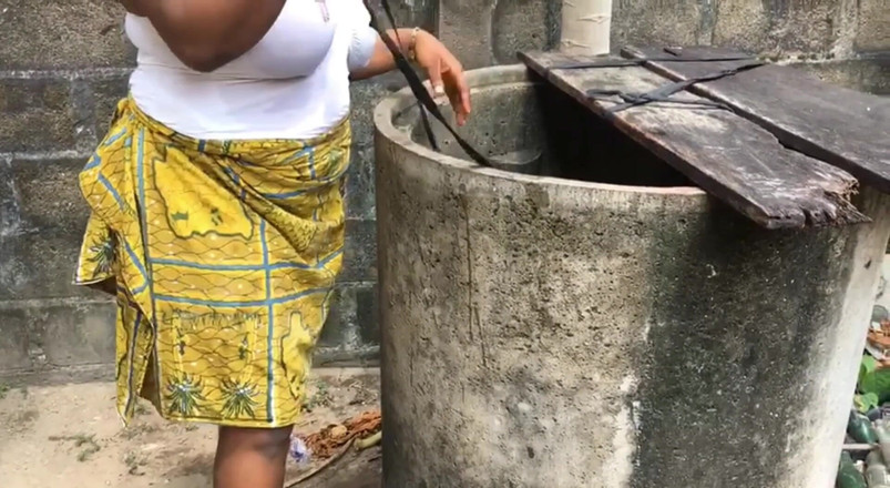 Ethanxbush: Si jalang kotor dikongkek di luar rumah