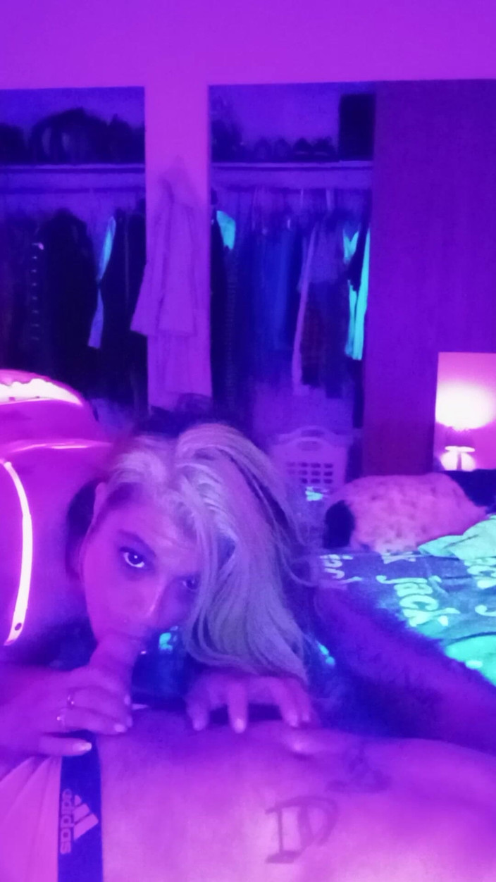 Matt Daddy: Sexy novia chupando polla y montandola