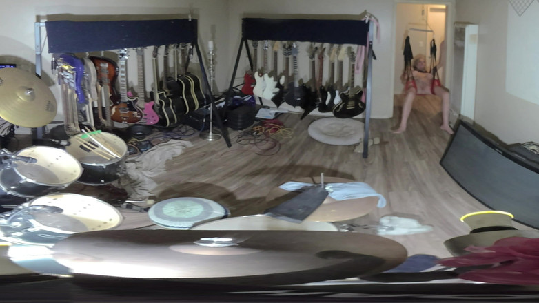 Lizzy Yum: lizzy mňam SD prosinec 2025 v zákulisí post op shemale masturbuje...