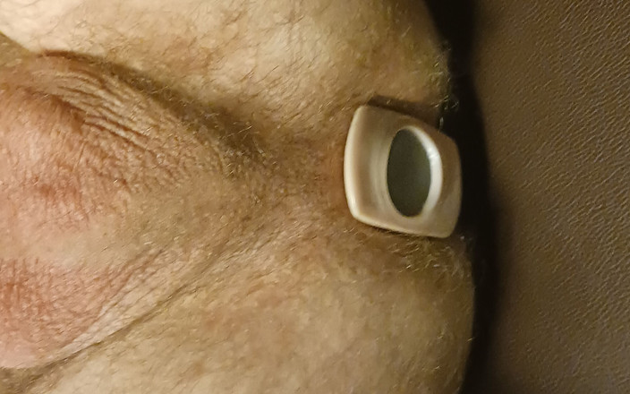 Okieotter: 屁股玩假阳具