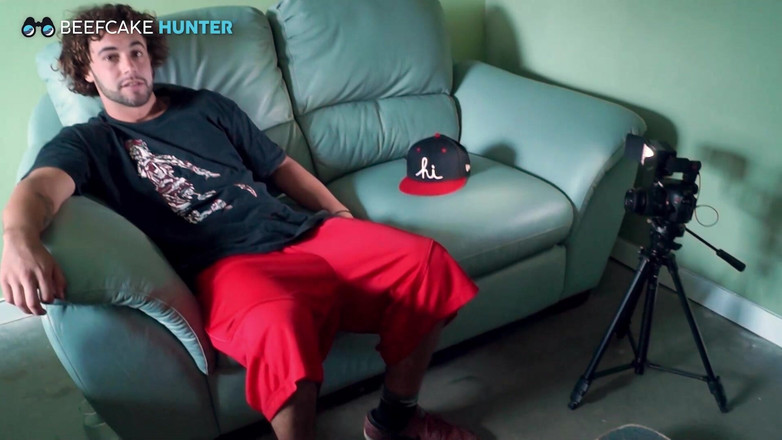 Beefcake Hunter: Marco lần đầu tiên đụ một chàng trai khác