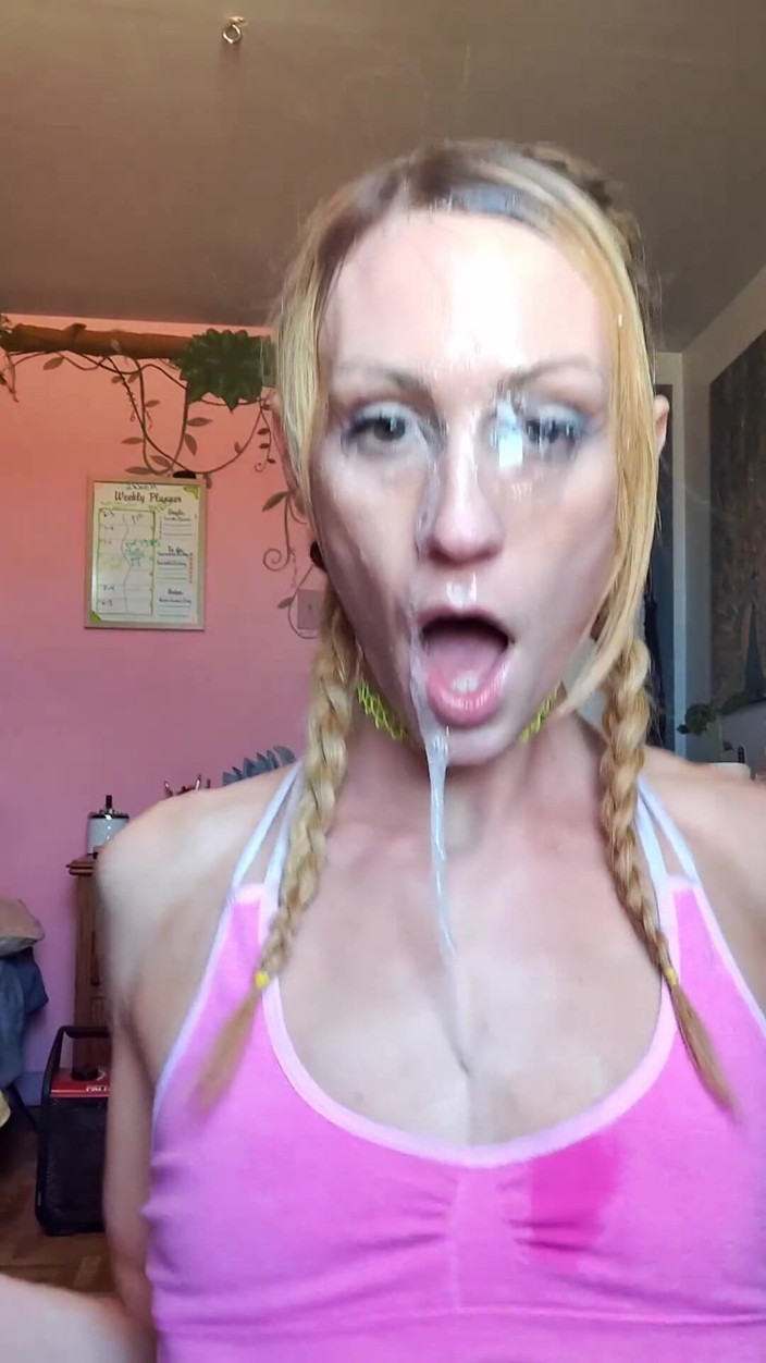 Vanessa Hastings: Vanessa Hastings Meludah Muka dengan dildo muka deepthroat