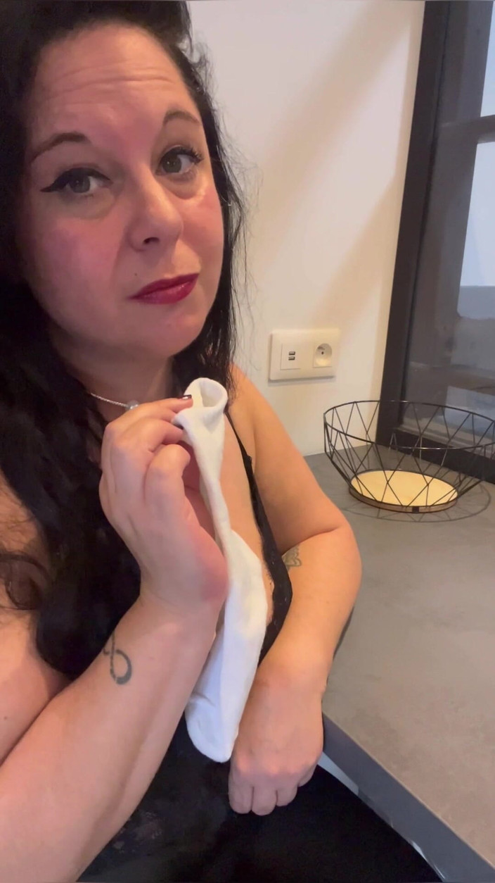 Maitresse Clara: JOI, užij si to ve své ponožce