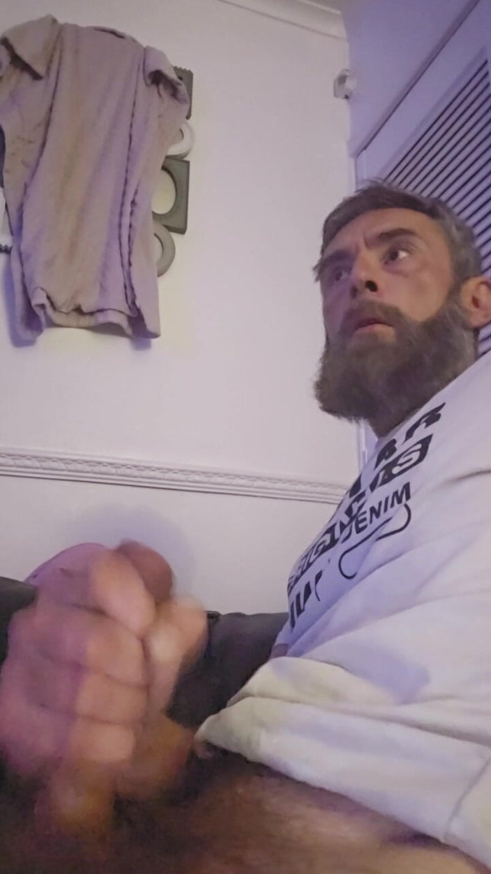 Smoking stoker: Masturbare cu pula mare